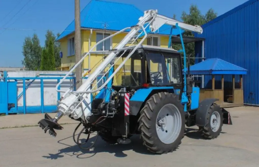 Бурильно-крановая машина БЛ-205Д-01(c отвалом)