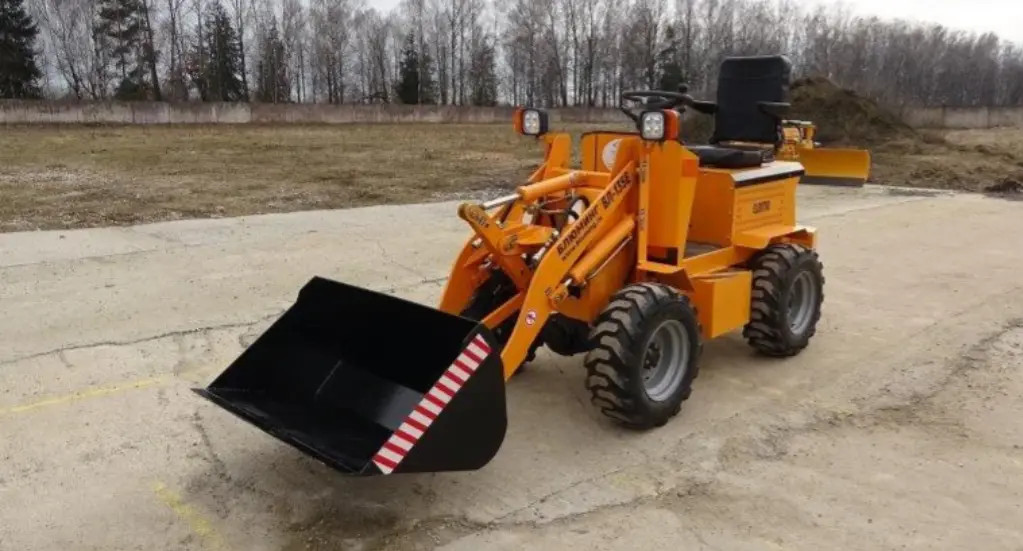 МИНИ КОЛЕСНЫЙ ПОГРУЗЧИК БЛ-135