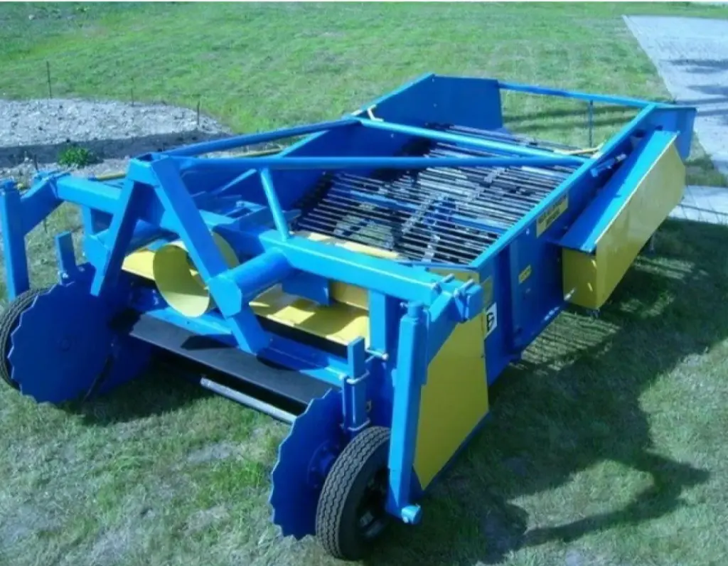 Копатель валкоукладчик лука КЛ-1.4