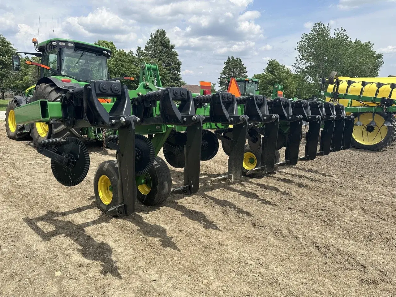 Глубокорыхлитель John Deere 2100 (9 стоек) Код: ГЛ0061