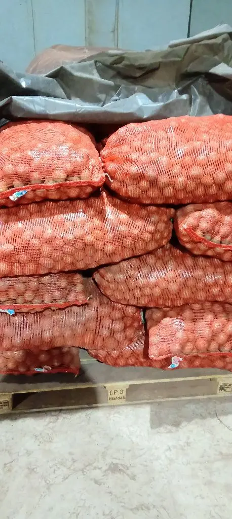 В продаже картошка в мешках розница 8500тг, оптом 8000тг. В акколе.