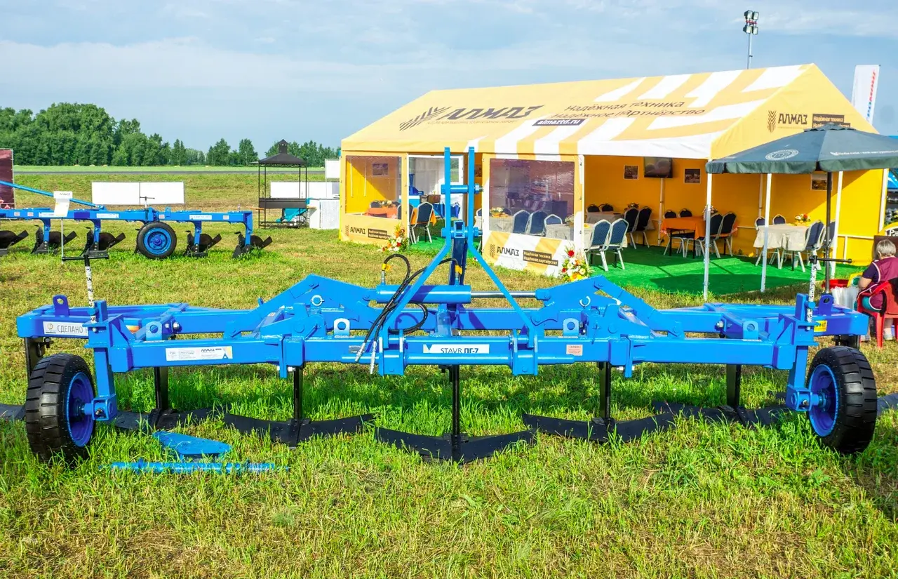 Плоскорез-глубокорыхлитель семикорпусный навесной stavr пг-7