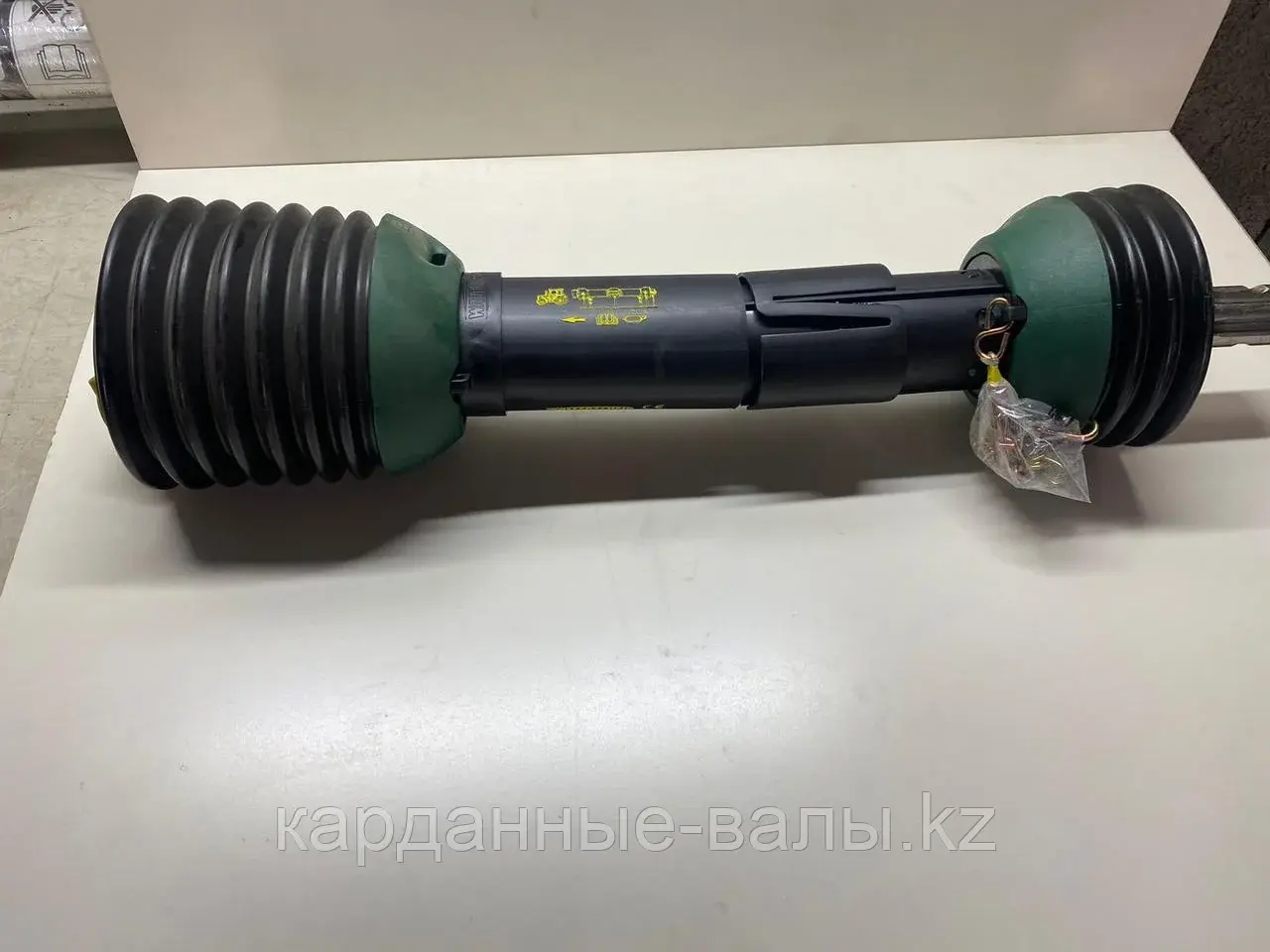 Карданный вал New Holland 84818971 Код: 84818971