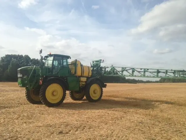 Самоходный опрыскиватель John Deere 5430i