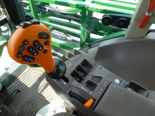 Самоходный опрыскиватель John Deere 5430i