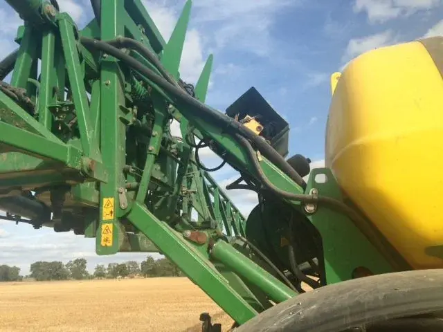 Самоходный опрыскиватель John Deere 5430i