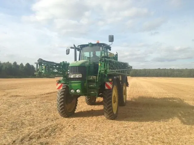 Самоходный опрыскиватель John Deere 5430i