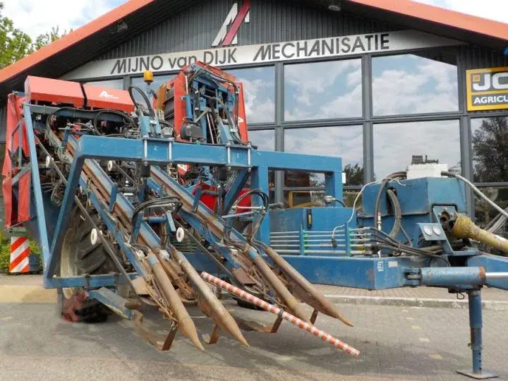 Морковоуборочный комбайн Asa-lift T 200 E