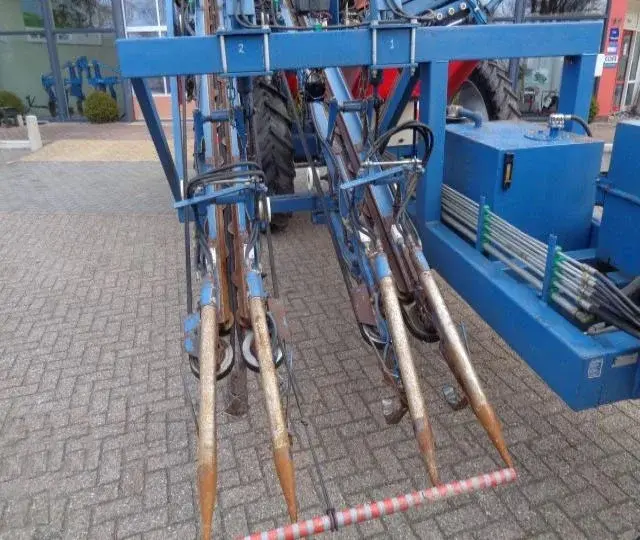 Морковоуборочный комбайн Asa-lift T 200 E