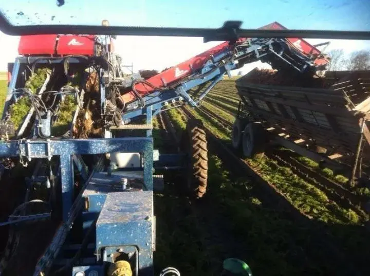 Морковоуборочный комбайн Asa-lift T 200 E