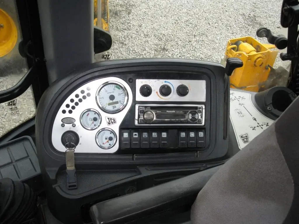 Экскаватор-погрузчик JCB 3CX
