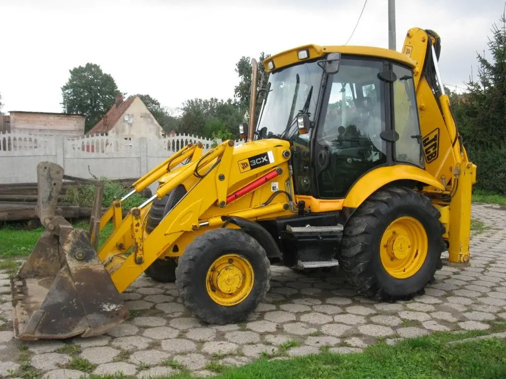 Экскаватор-погрузчик JCB 3CX