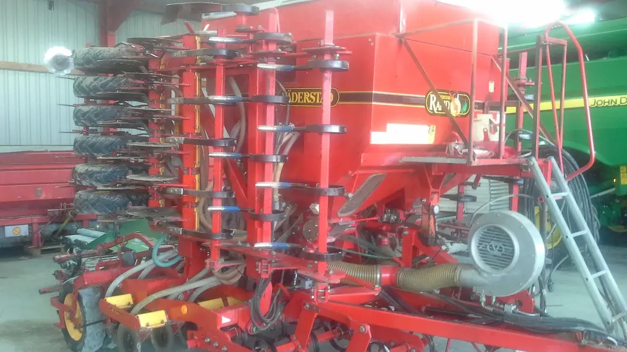 Сеялка прямого посева Väderstad RAPID 600F