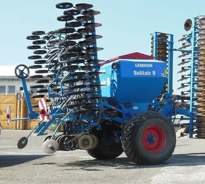Универсальная пневматическая сеялка LEMKEN SOLITAIR 9/600 KA-DS