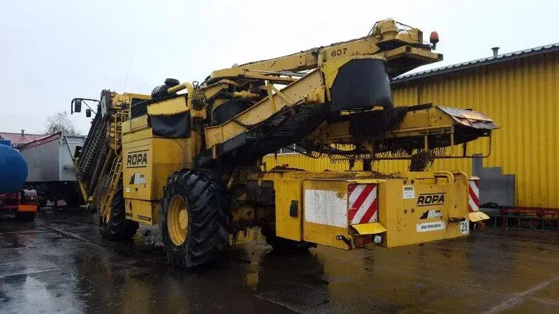 Самоходный погрузчик свеклы Ropa Maus