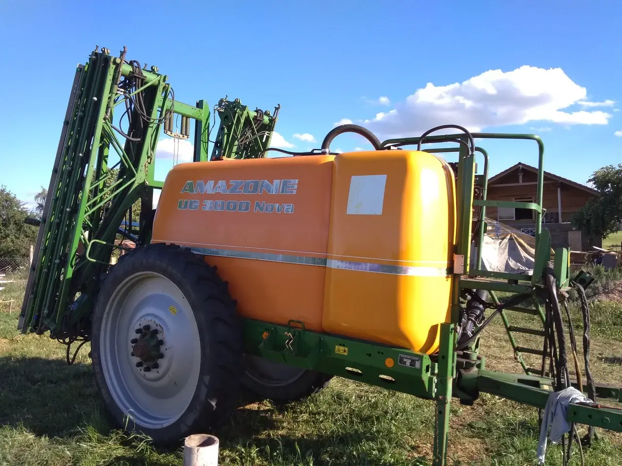Прицепной опрыскиватель AMAZONE UG3000 Nova