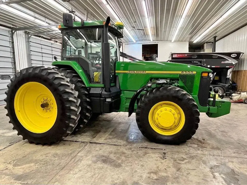 Трактор John Deere 8300 (1994)
