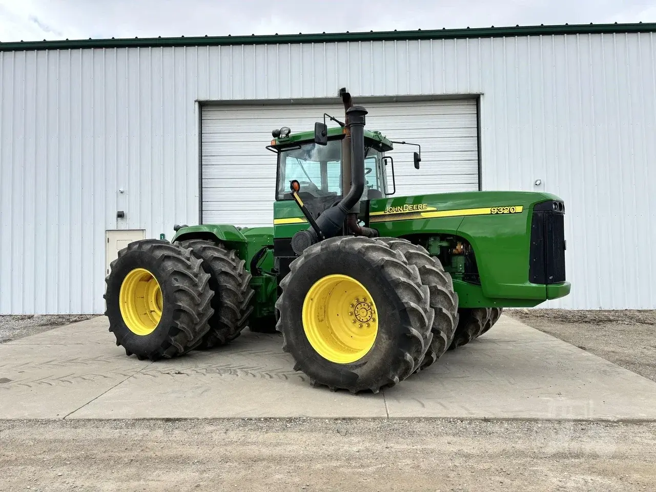 Трактор John Deere 9320 (2002)