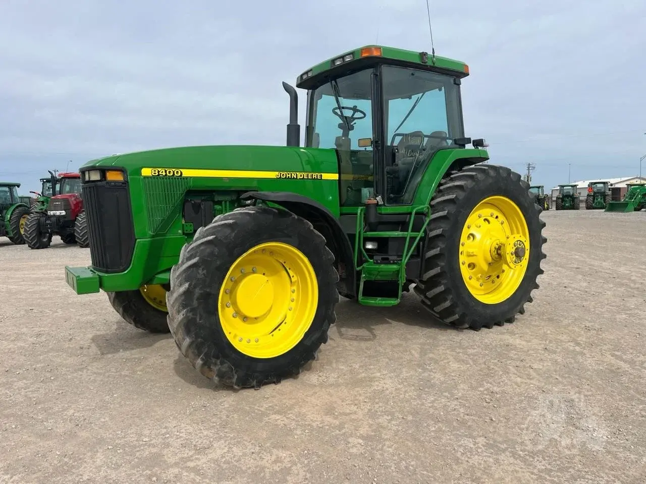 Трактор John Deere 8400 (1996)