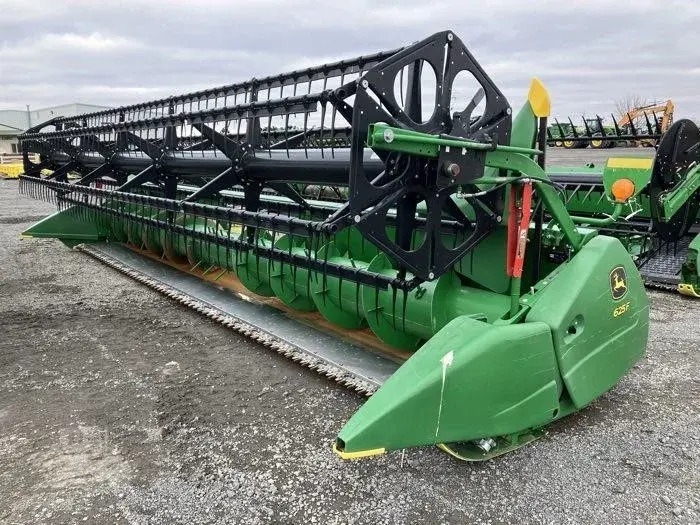 Жатка John Deere 625F