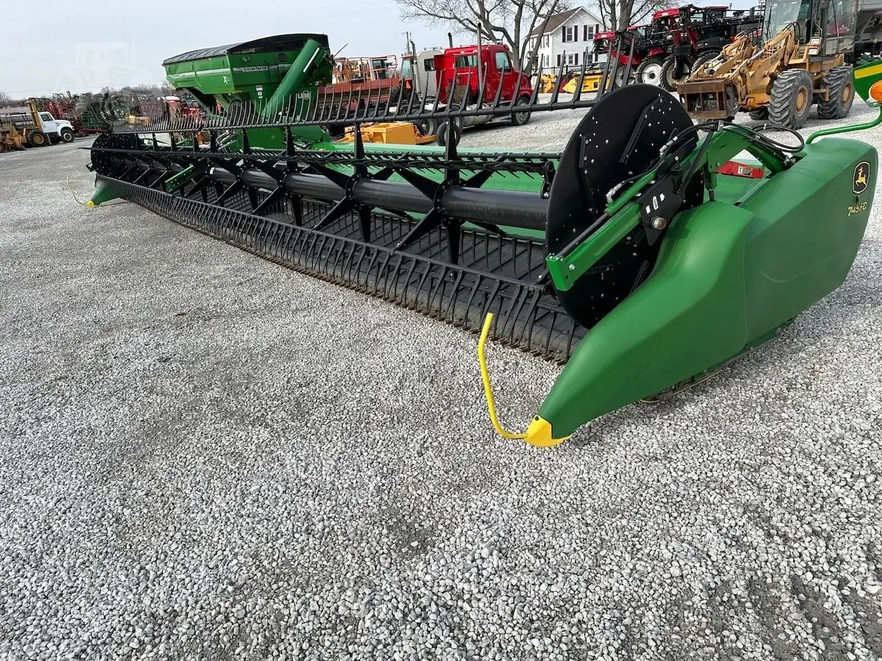 Жатка John Deere 745FD