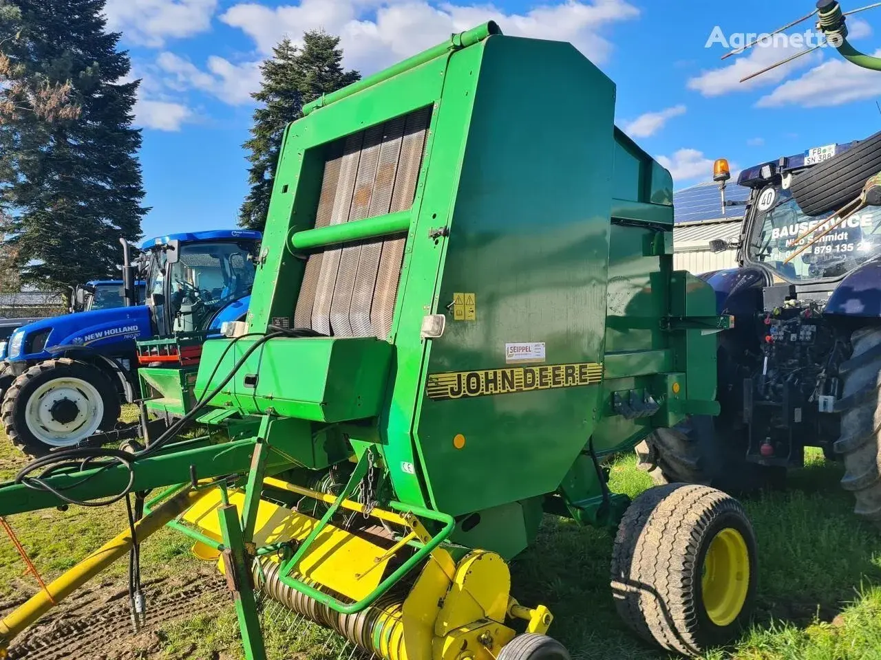 Пресс-подборщик рулонный John Deere 590 (2001)