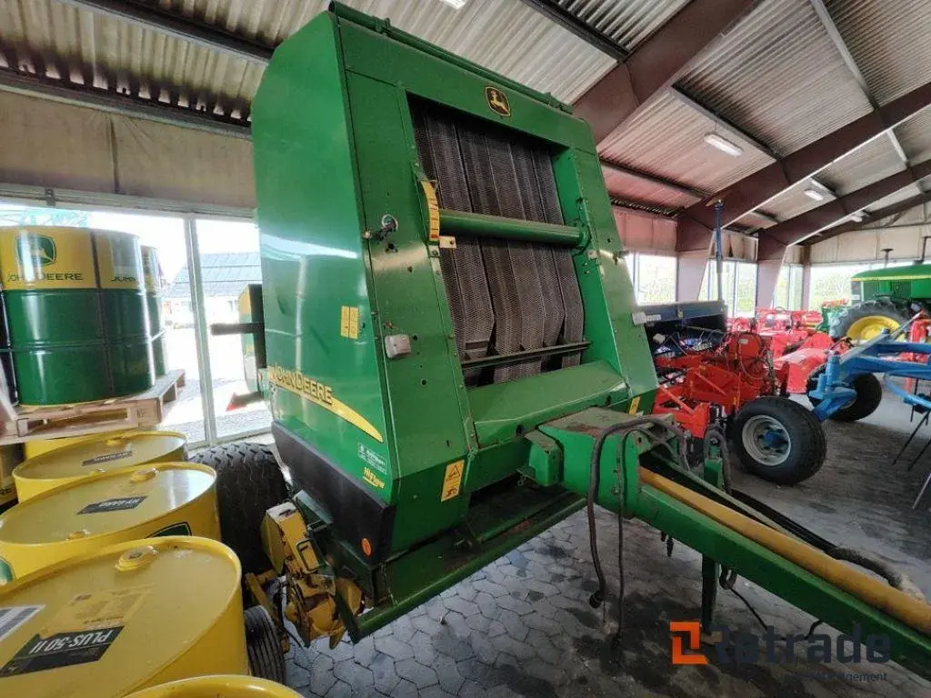 Пресс-подборщик рулонный John Deere 592NB (2005)