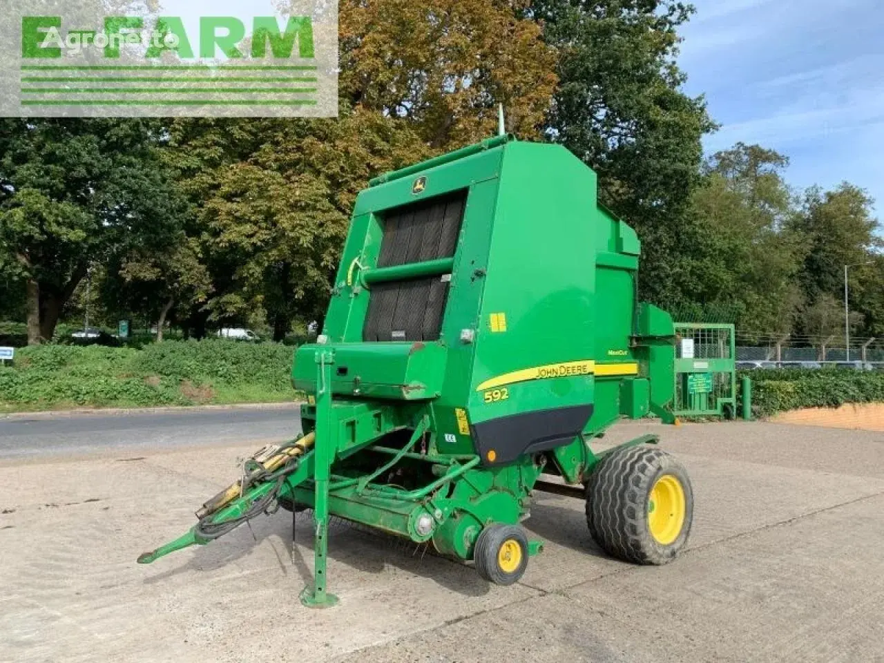 Пресс-подборщик тюковый John Deere 592 (2008)