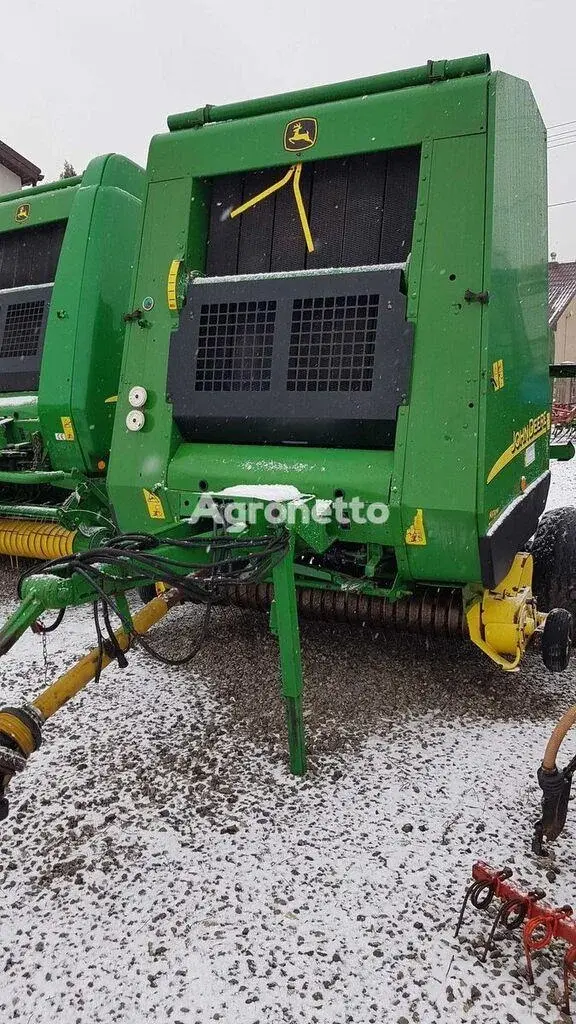 Пресс-подборщик тюковый John Deere 592 (2003)