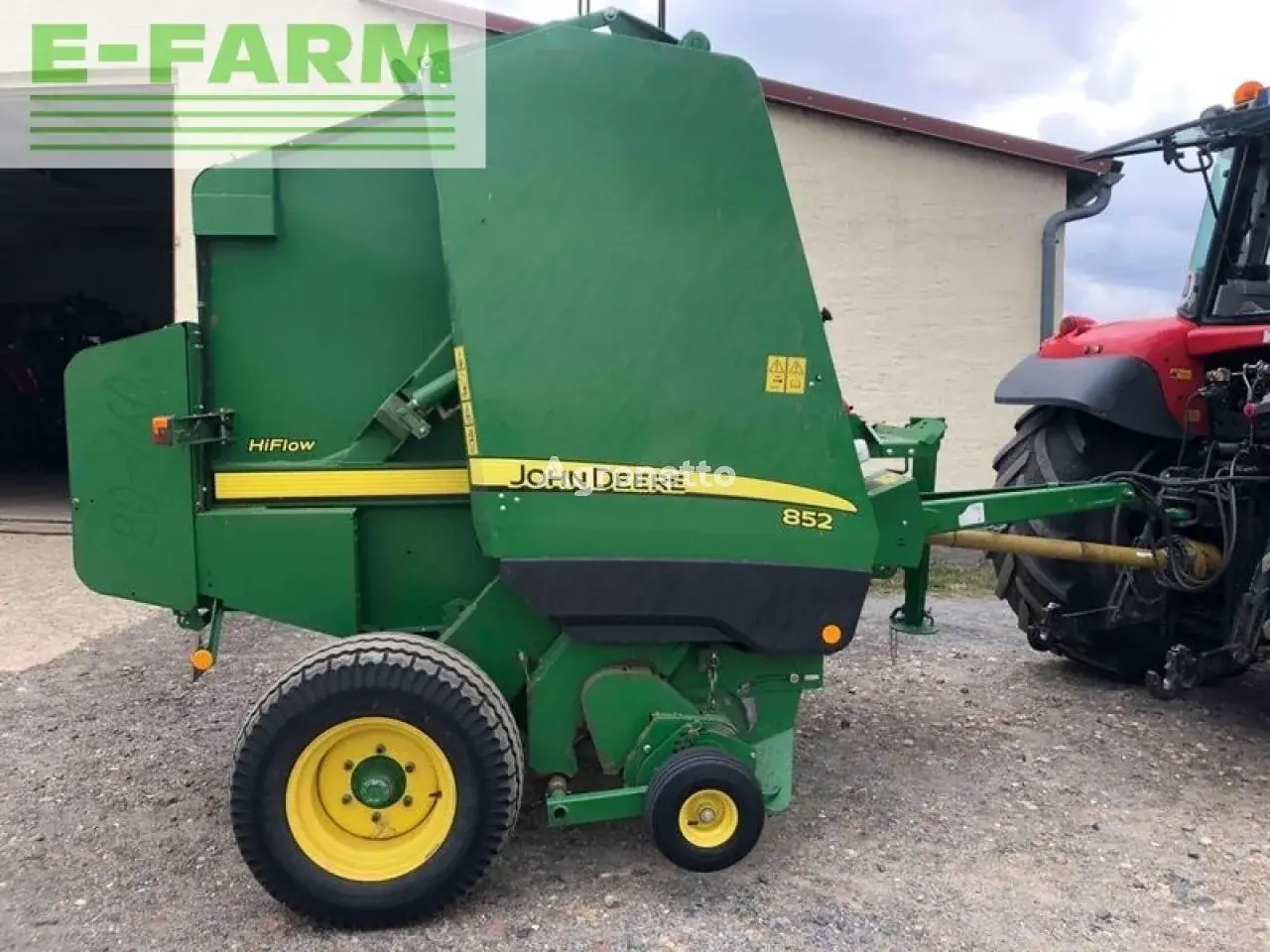 Пресс-подборщик тюковый John Deere 852 (2012)