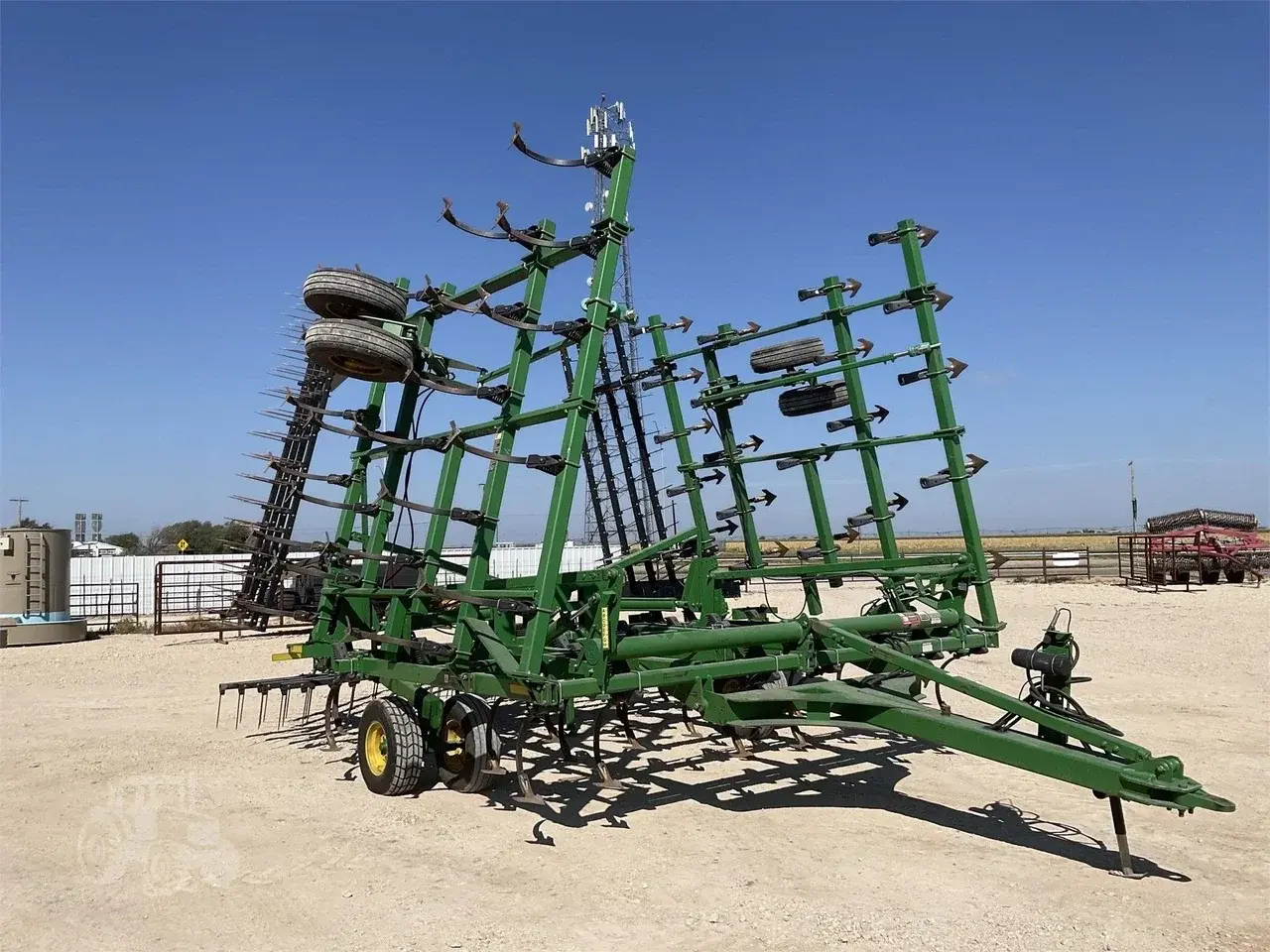 Культиватор John Deere 2210L (11.6 м)