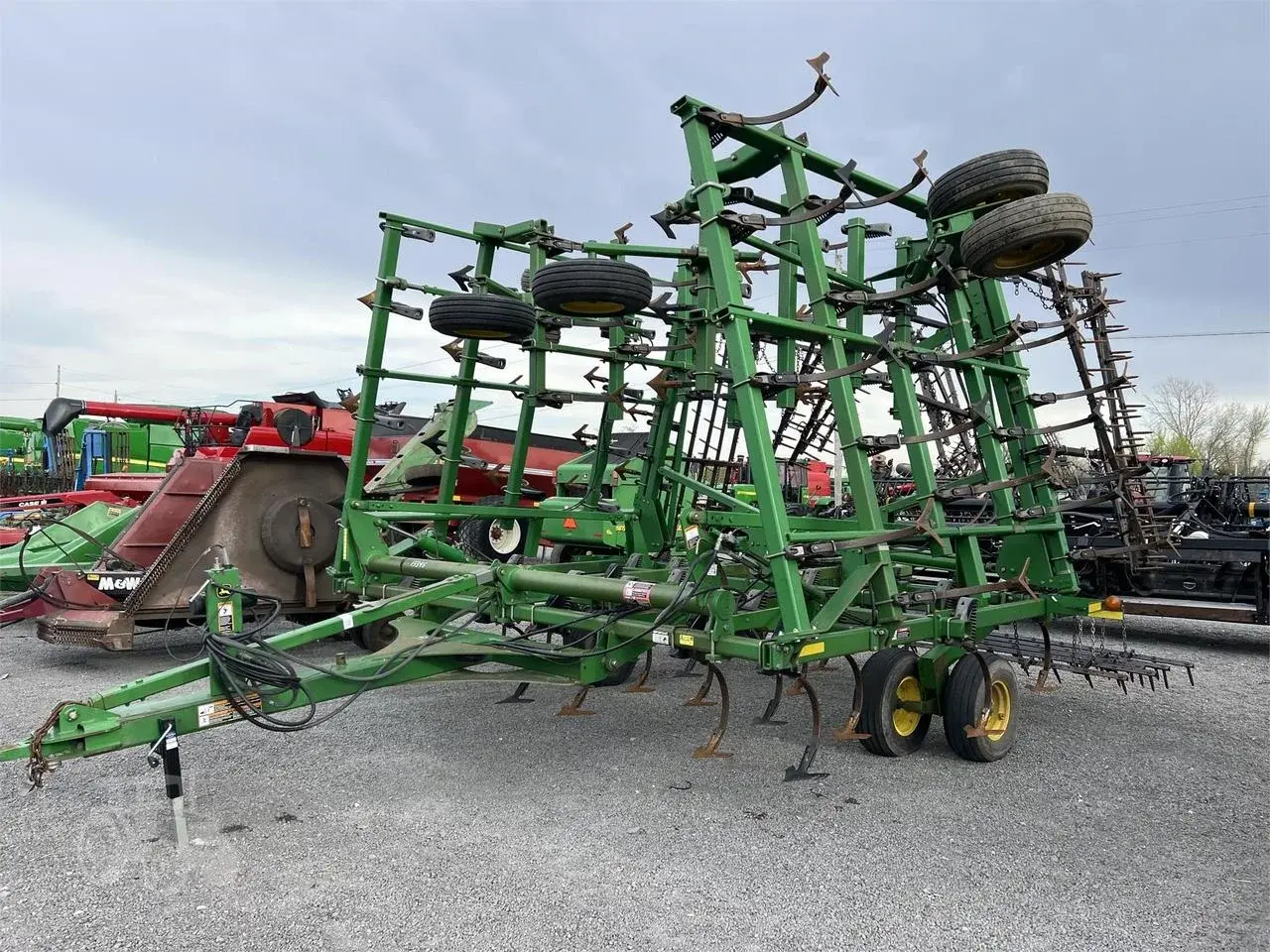 Культиватор John Deere 2210L (13.7 м)