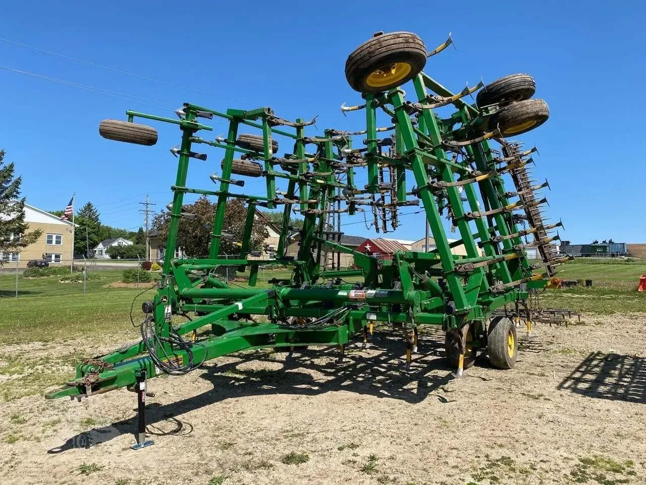 Культиватор John Deere 2210L (14 м)