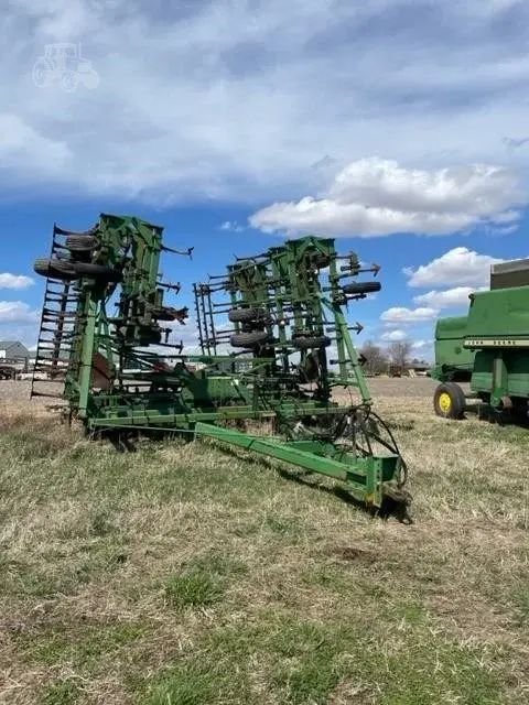 Культиватор John Deere 985 (14.6 м)