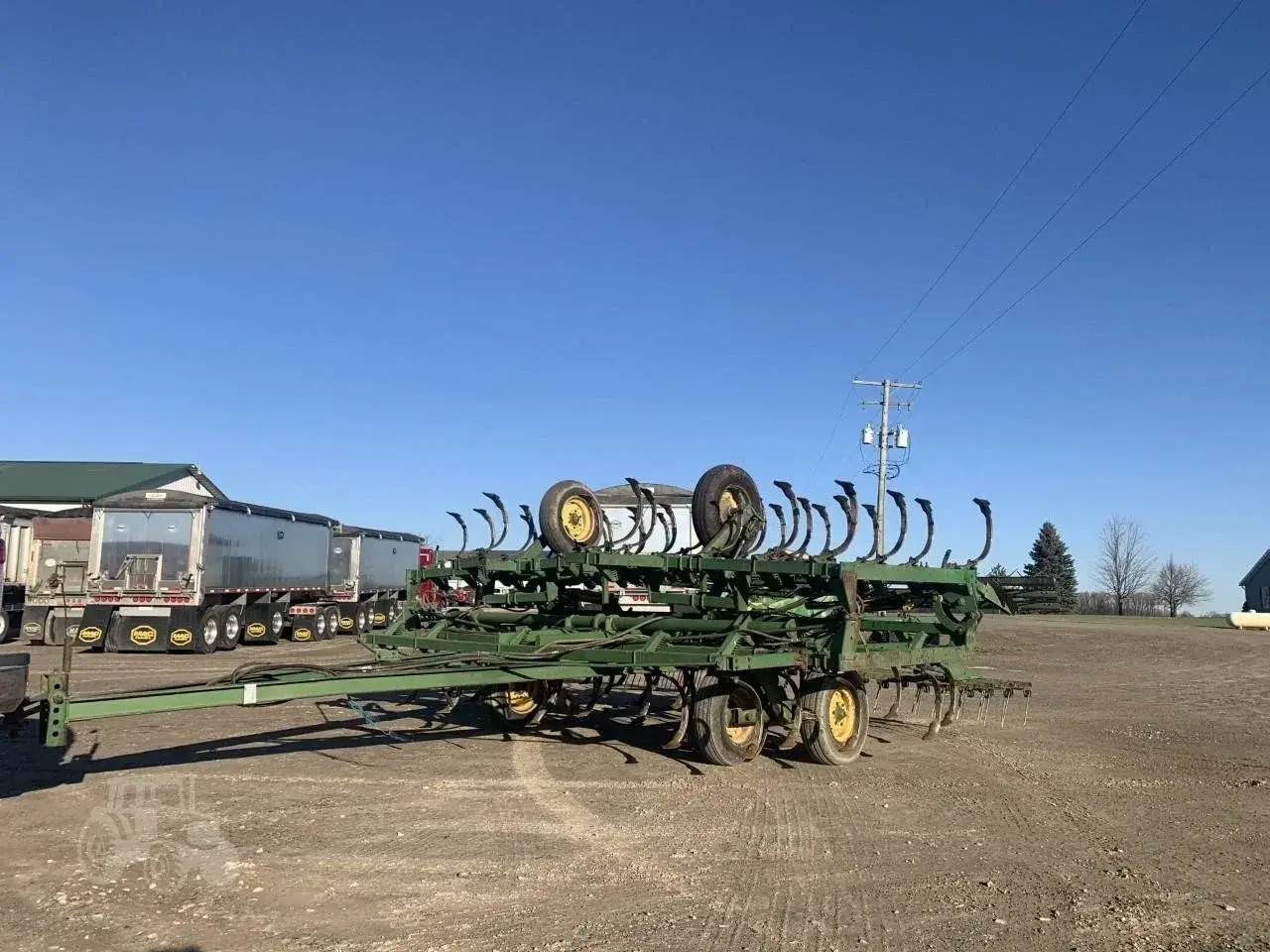 Культиватор John Deere 1010 (9.1 м)