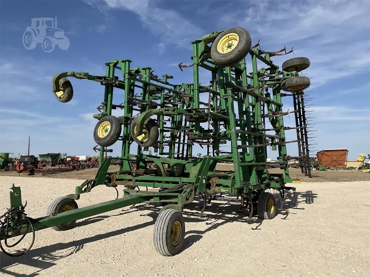 Культиватор John Deere 2200 (18 м)