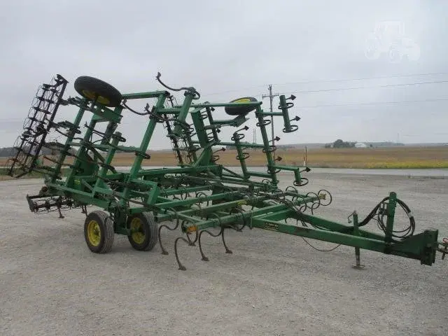 Культиватор John Deere 960 (9.1 м)