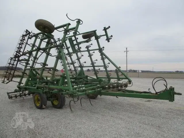 Культиватор John Deere 960 (9.1 м)