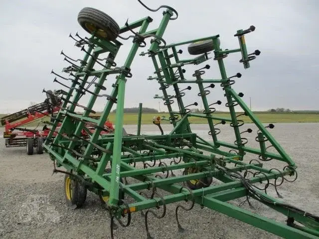 Культиватор John Deere 960 (9.1 м)
