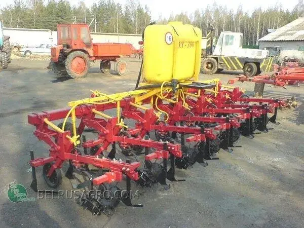 Культиватор-опрыскиватель универсальный КОУ-4/6 (6-ти рядный) (с устройством для ленточного внесения