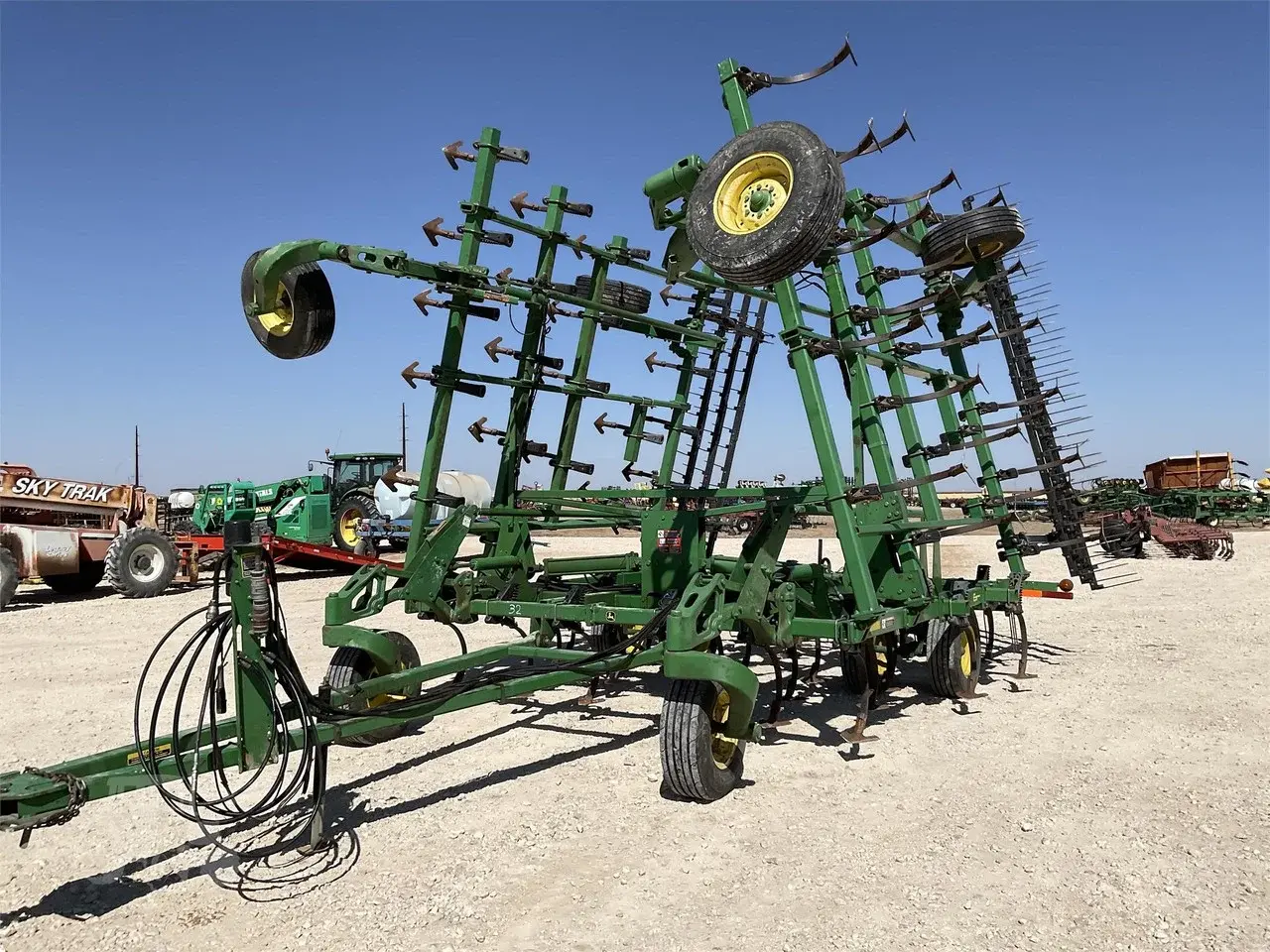 Культиватор John Deere 2200 (11 м)