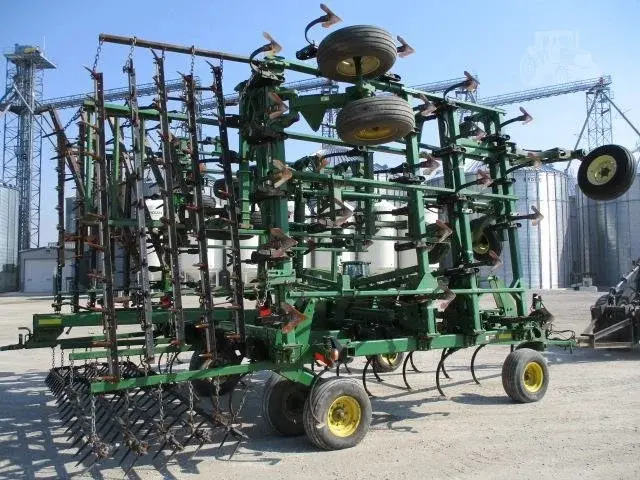 Культиватор John Deere 2200 (14.6 м)