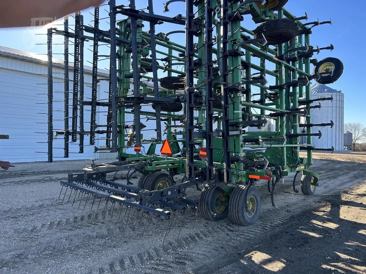 Культиватор John Deere 2200 (16.7 м)
