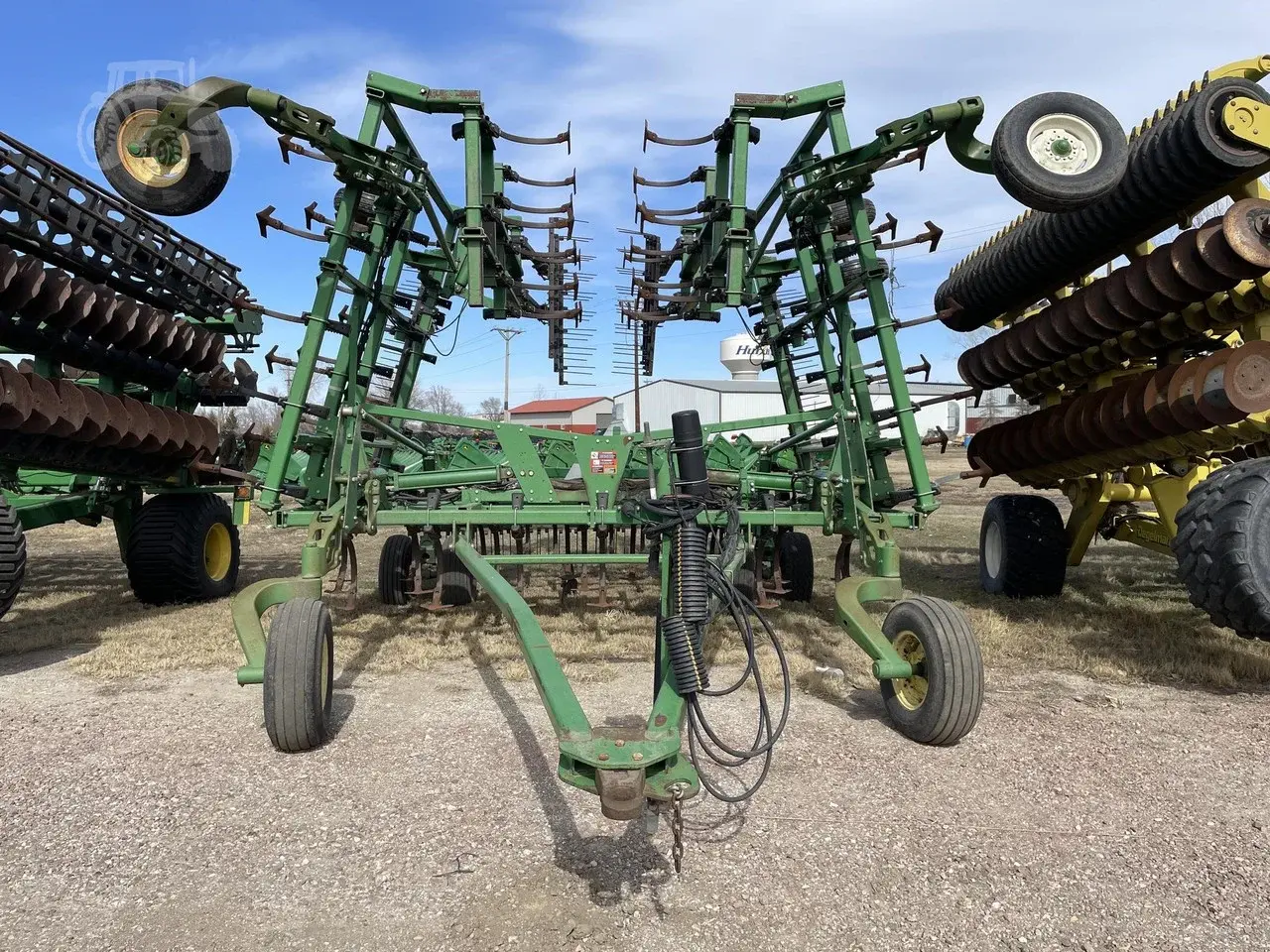 Культиватор John Deere 2200 (13.7 м)