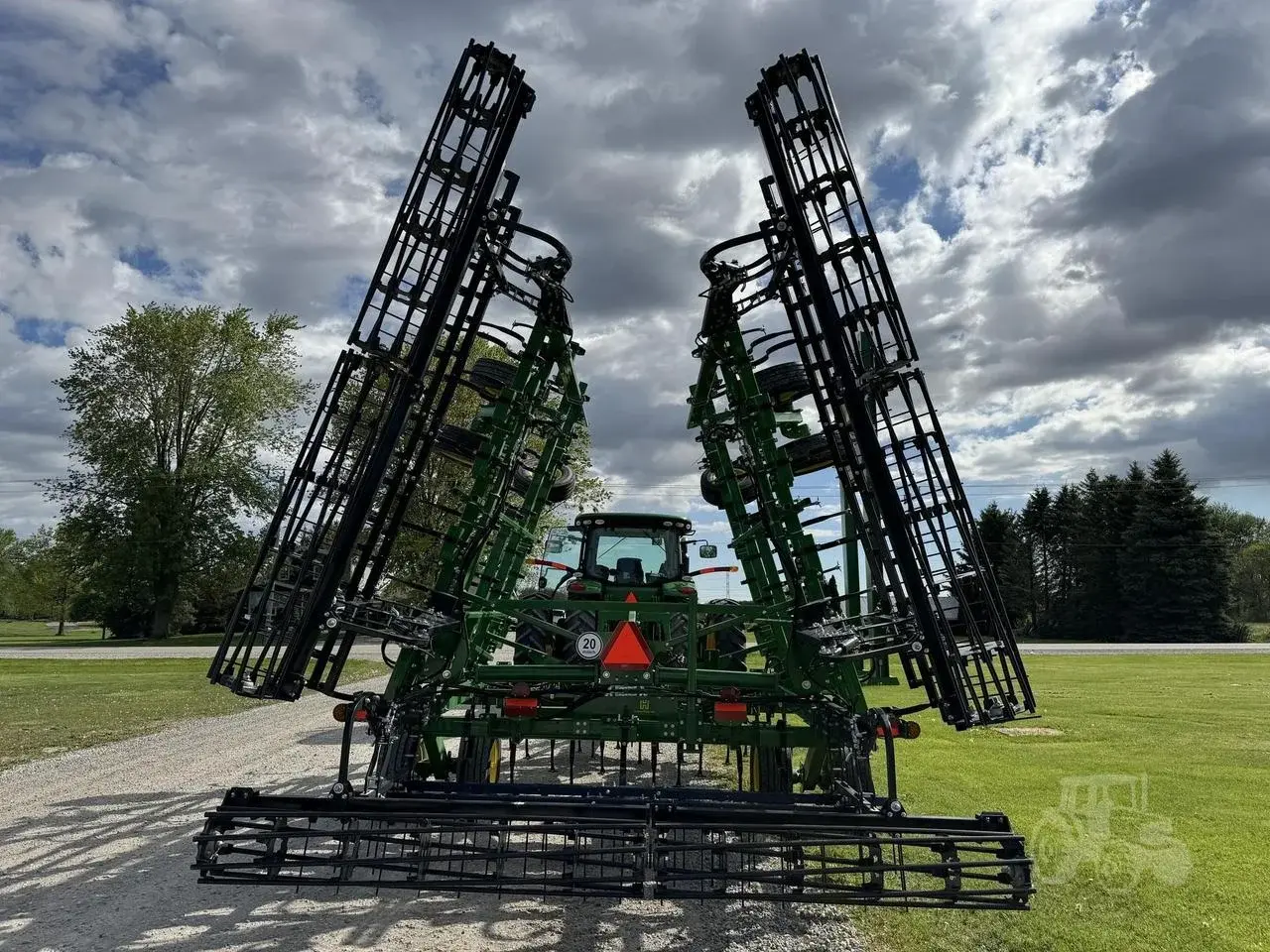 Культиватор John Deere 2230LL (10.7 м)