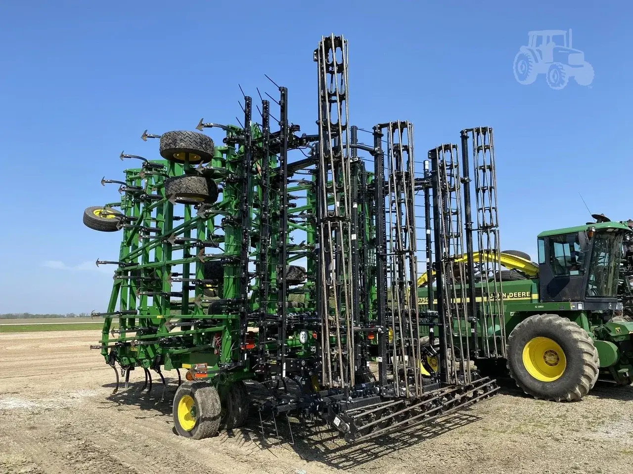 Культиватор John Deere 2230LL (18.2 м)
