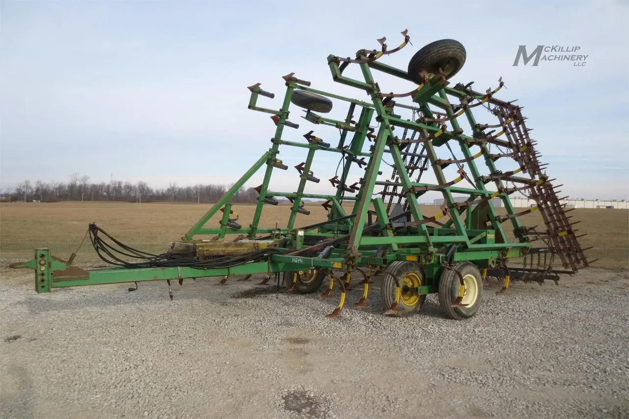 Культиватор John Deere 960 (9.1 м)