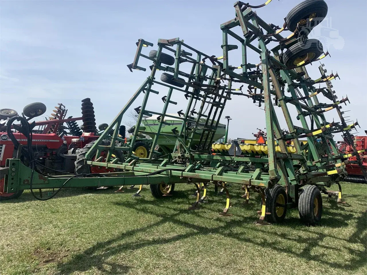 Культиватор John Deere 960 (12.8 м)