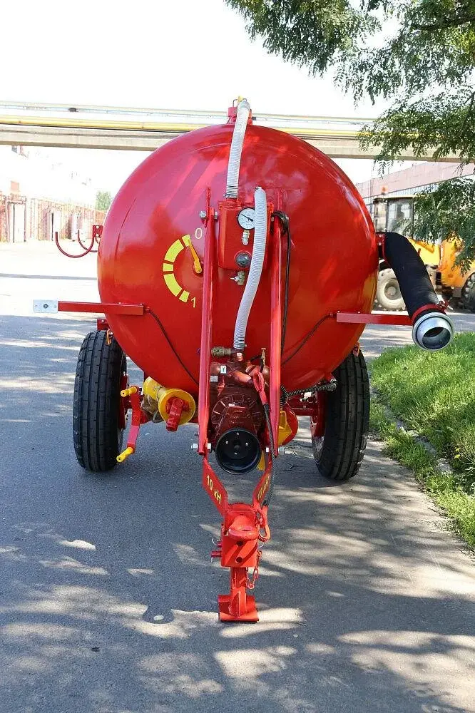 Машина для внесения жидких органических удобрений МЖТ-3