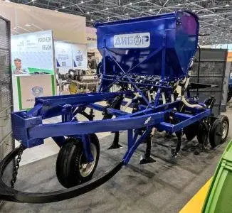 Вариаторная сеялка с конусовидным бункером зернотуковая СКП-2,1 МВ Дибор